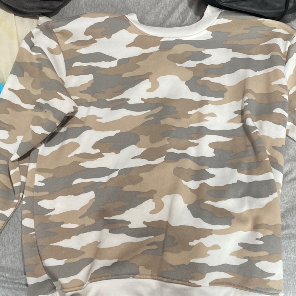 Camo crewneck